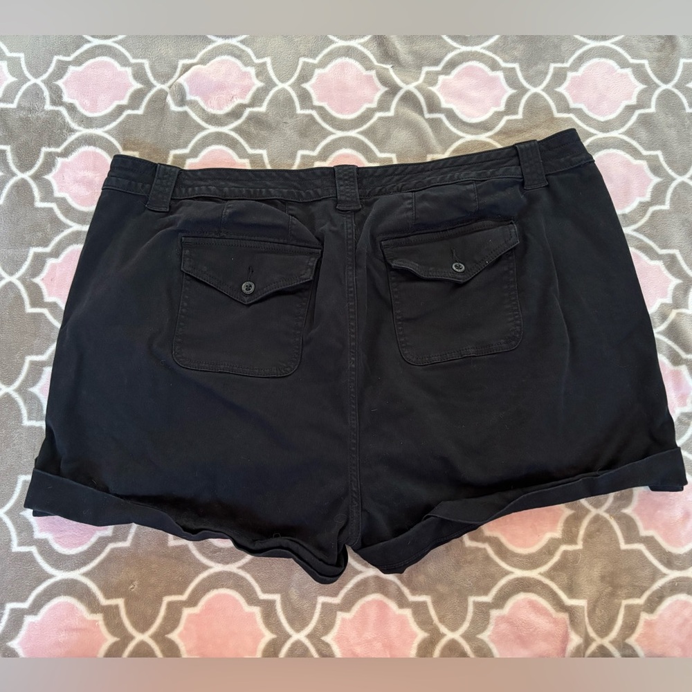 Torrid Black Cargo Shorts Plus Size 24 Stretchy Button Detail on Bottom Hem - Picture 3 of 6